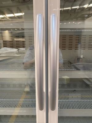 2-8 Derajat Dua Pintu Kaca Kulkas Farmasi Biomedis dengan Lampu Interior LED